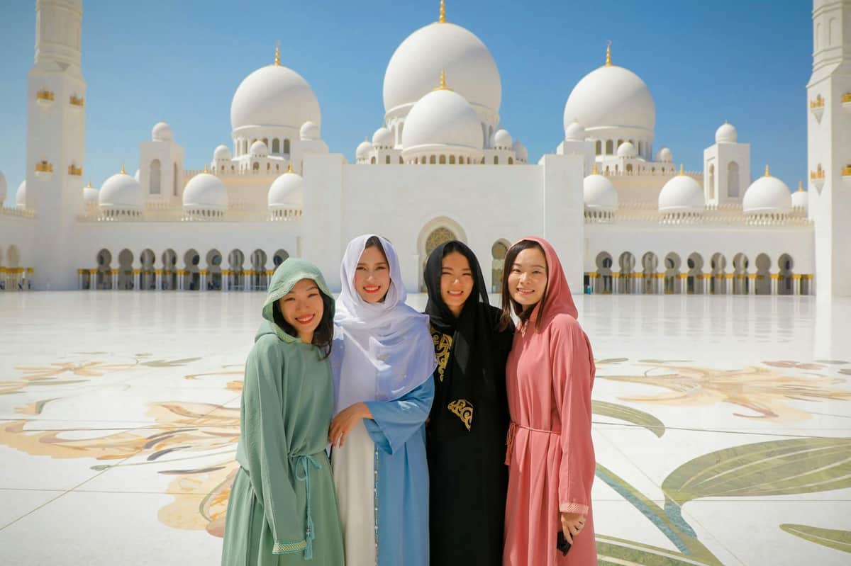 Day Trip from Dubai: Sheikh Zayed Grand Mosque, Qasr Al Watan and Etihad Tower Abu Dhabi Sheikh Zayed Mosque