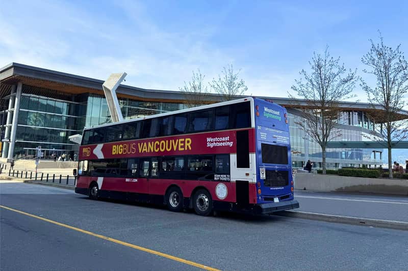 Vancouver: Guided City Tour with Lookout Entry + Optional Airport Drop-off
