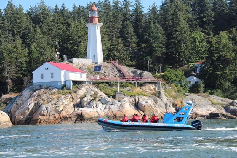 Vancouver: Sightseeing Bus & Boat Tour with Granville Island Market
