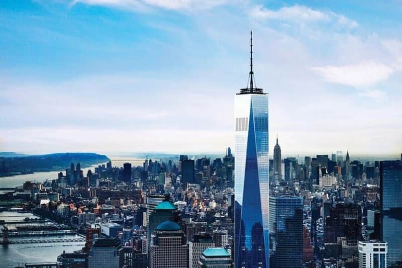 New York: Manhattan Guided Walking Tour + One World Observatory Ticket