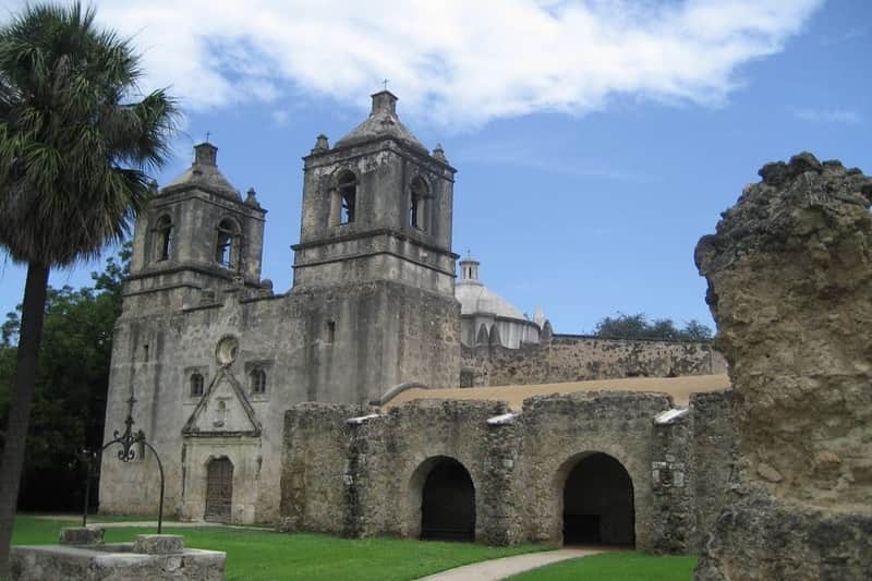 San Antonio: Small Group Night Tour + River Cruise + Tower of the Americas Entry