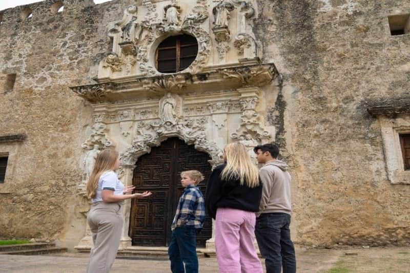 San Antonio: Small Group Walking Tour + River Cruise + Tower of the Americas